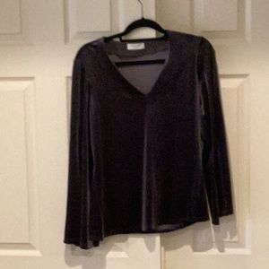 Top. Grey velour top